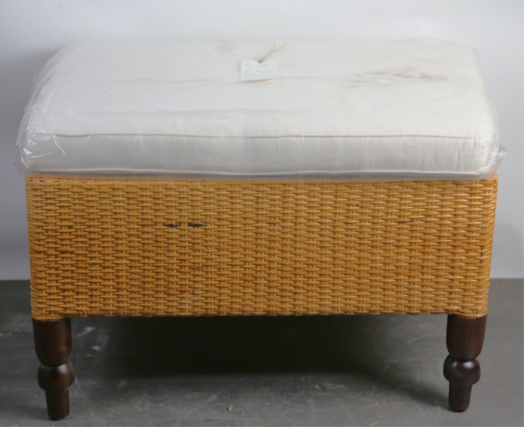 CARIBBEAN STYLE VINTAGE RATTAN BENCH (1 of 5)