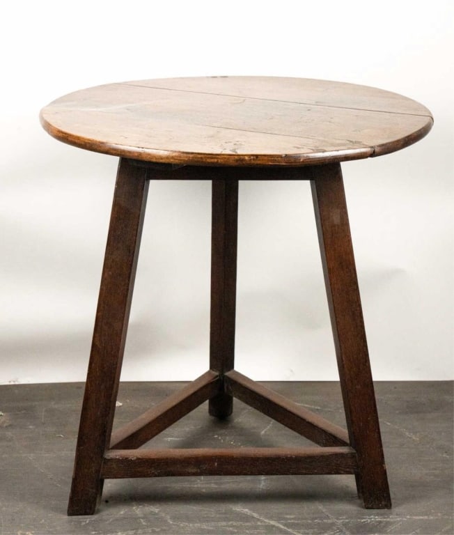 ENGLISH GEORGE III STYLE OAK CRICKET TABLE (1 of 5)