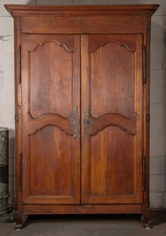 FRENCH 18TH CENTURY CARVED WALNUT ARMOIRE (1 of 5)
