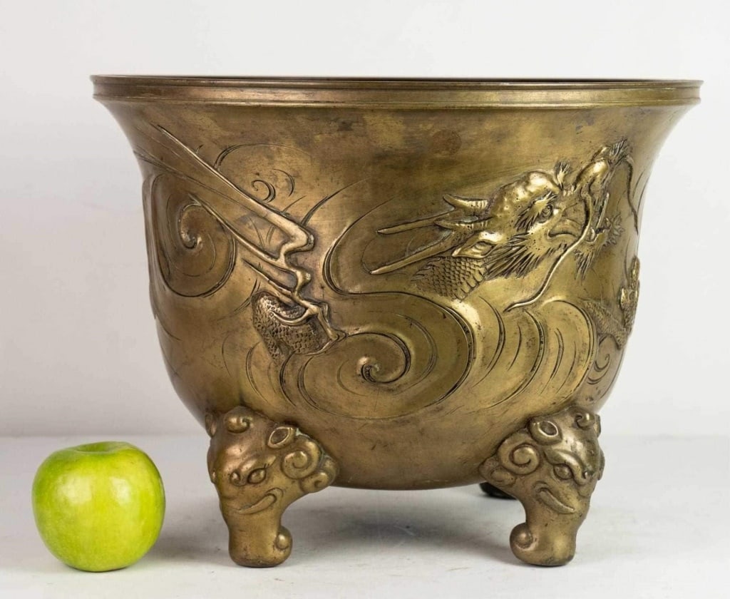 CHINESE ANTIQUE FOOTED INCENSE BURNER BRAISER (1 of 6)