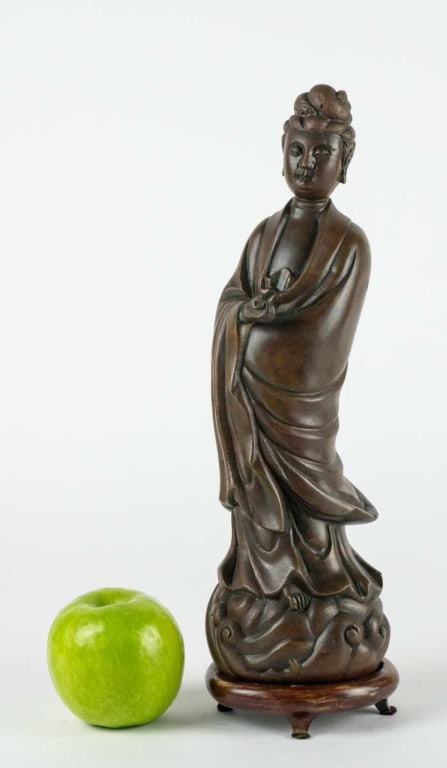 CHINESE 19TH C. BRONZE SCULPTURE OF QUANYIN: Chinese 19th c. Bronze sculpture of Guanyin. Note: Each lot in this auction was stored in an active industrial warehouse. Accordingly, lots may exhibit dust and/or surface residue and may benefit from