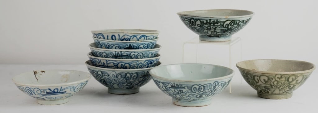 CHINESE SET OF 9 BLUE AND WHITE ANTIQUE BOWLS (1 of 5)