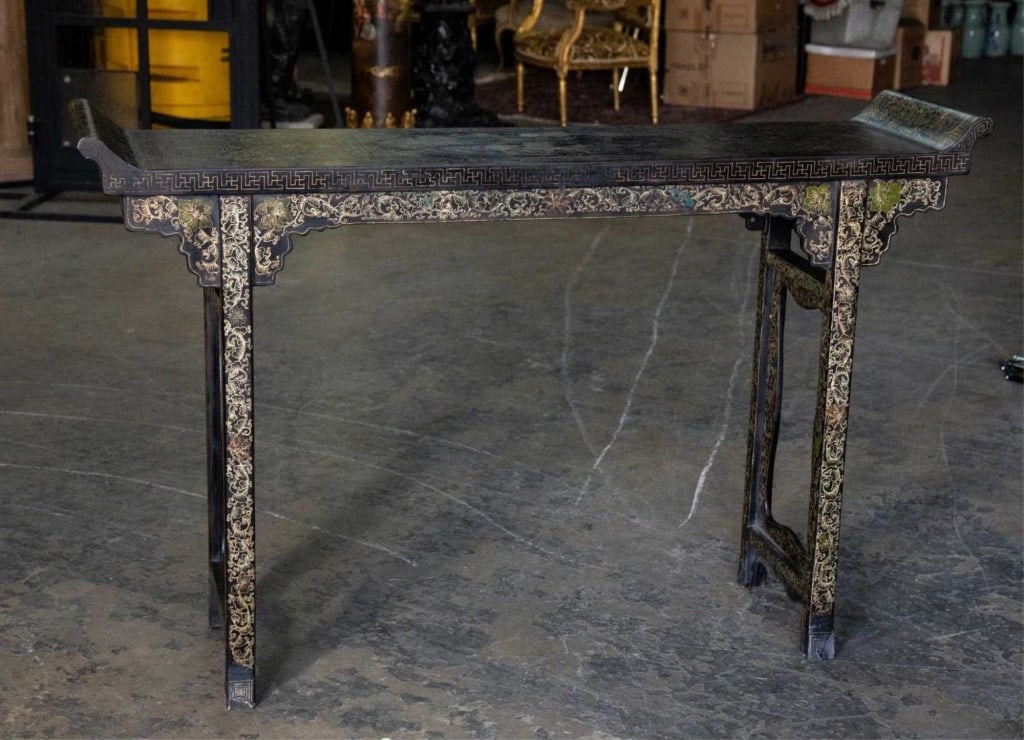CHINESE ANTIQUE BLACK LACQUER ALTAR TABLE (1 of 5)