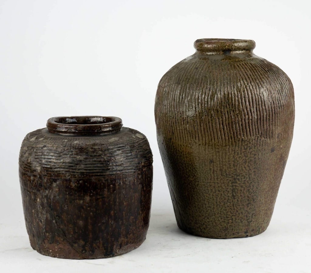 CHINESE ANTIQUE CERAMIC VESSELS (1 of 5)