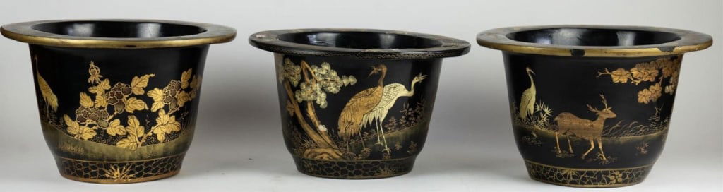 CHINESE ANTIQUE GILT DECORATED PAPIER-MACHE POTS (1 of 7)
