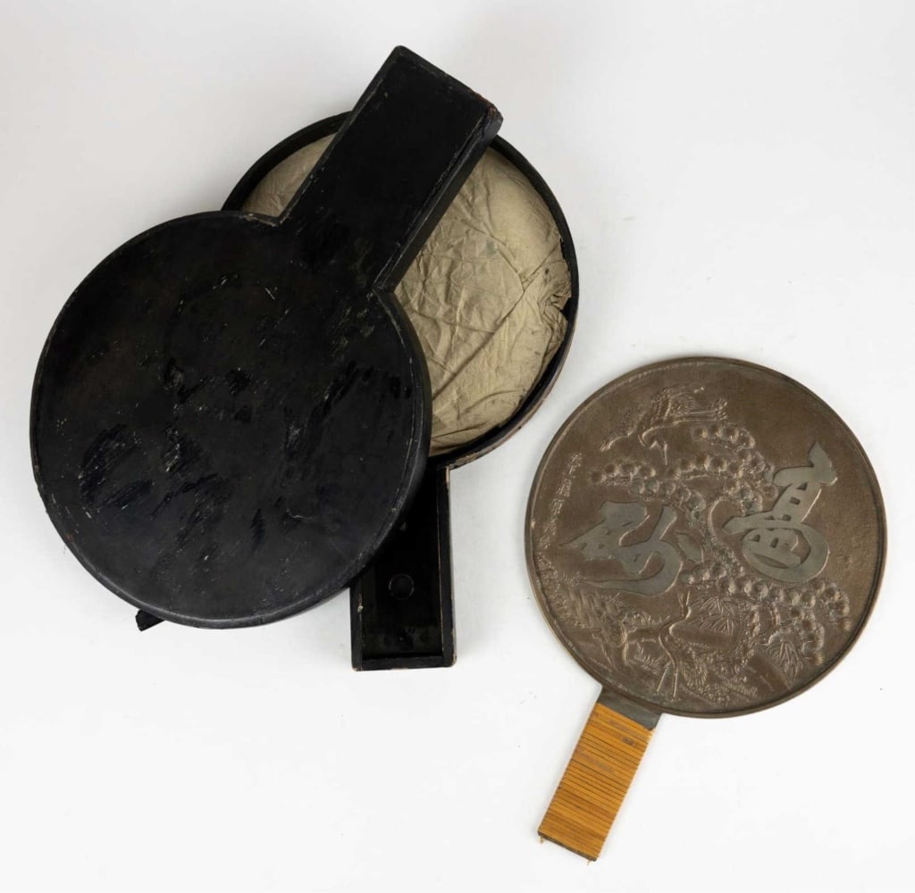 JAPANESE ANTIQUE LADIES DRESSING MIRROR (1 of 4)