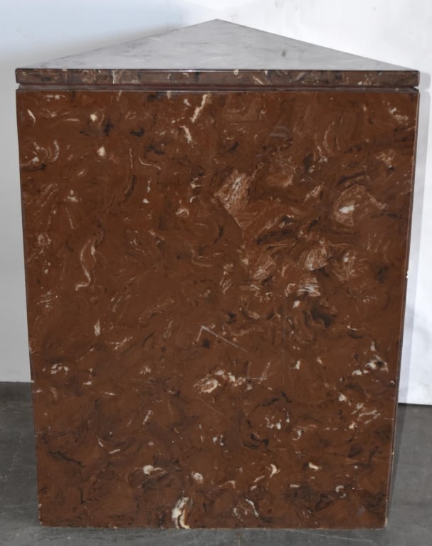 MODERN MARBLE COLUMN, CHICAGO PALMER HOUSE (1 of 3)