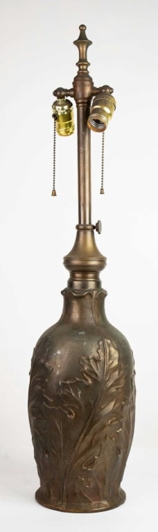 BRADLEY & HUBBARD BRONZE TABLE LAMP (1 of 7)