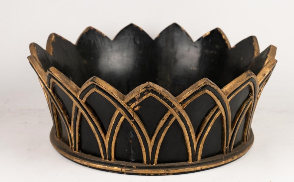 BLACK & GILT MAHOGANY CROWN ARCHITECTURAL ELEMENT: Black and gilt mahogany crown architectural element. Note: Each lot in this auction was stored in an active industrial warehouse. Accordingly, lots may exhibit dust and/or surface residue and may bene