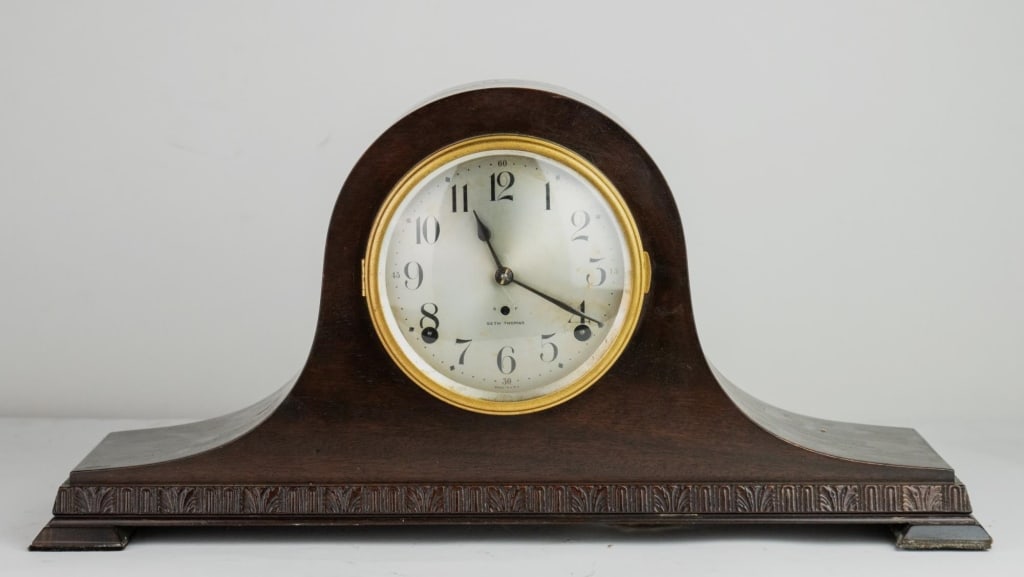 SETH THOMAS VINTAGE MAHOGANY MANTLE CLOCK (1 of 5)