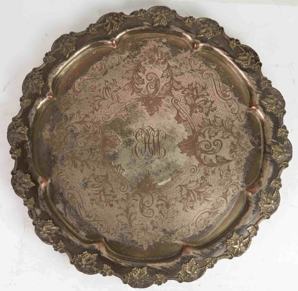 ENGLISH ANTIQUE ROUND SILVERPLATE SERVING TRAY (1 of 8)