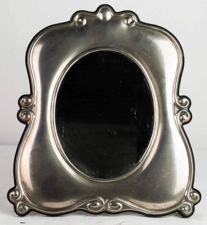 SILVERPLATE VINTAGE TABLETOP FRAME (1 of 4)
