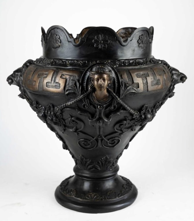 CLASSICAL GRAND TOUR DECORATIVE BRONZE URN (1 of 5)