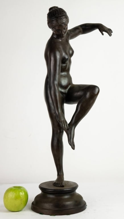BRONZE SCULPTURE OF GODDES VENUS ANADYOMENE (1 of 8)