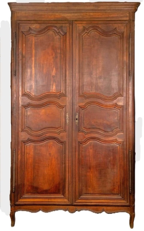 FRENCH 18TH C. FRENCH ARMOIRE (1 of 5)