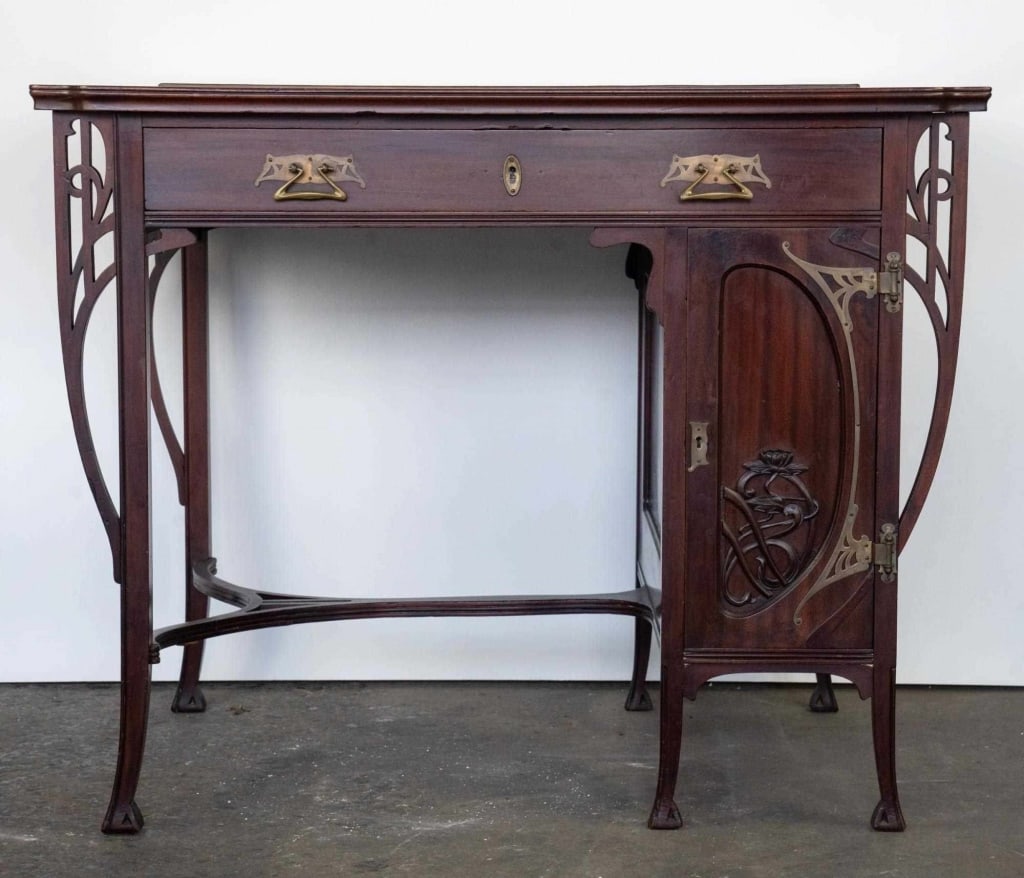 ANTIQUE ART NOUVEAU LEATHER TOPPED DESK (1 of 5)