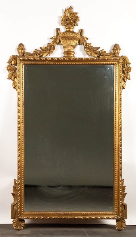 FRENCH VINTAGE ITALIAN CARVED GILT WOOD MIRROR: Vintage Italian carved gilt wood mirror. Note: Each lot in this auction was stored in an active industrial warehouse. Accordingly, lots may exhibit dust and/or surface residue and may benefit from cle