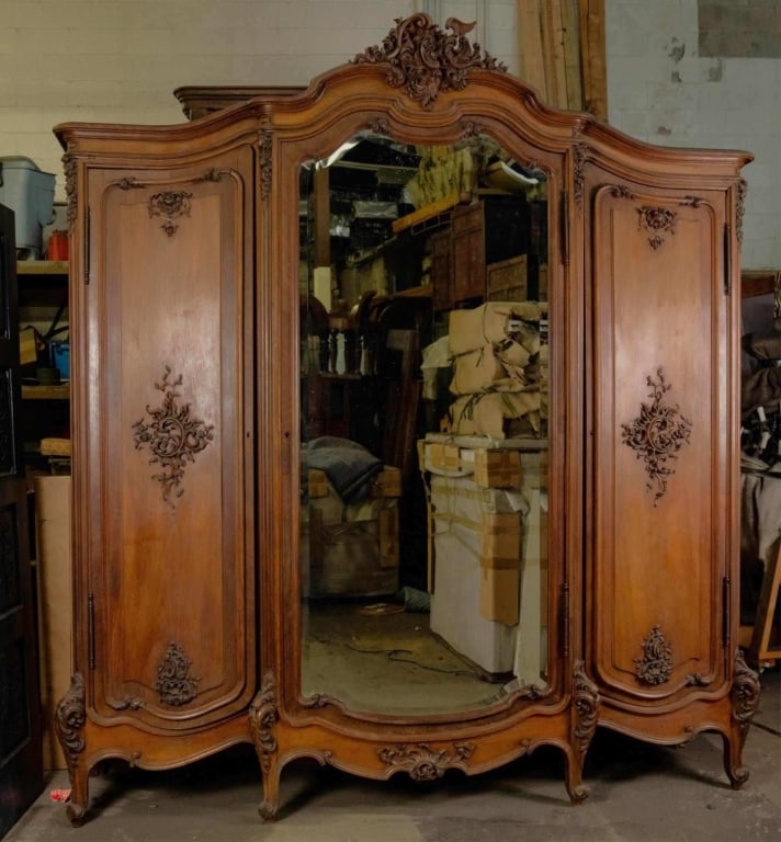 MONUMENTAL FRENCH HAND CARVED WARDROBE (1 of 6)