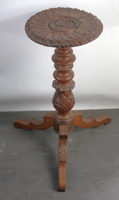 ITALIAN ANTIQUE HAND CARVED FERN STAND: Antique Italian hand carved fern stand. Note: Each lot in this auction was stored in an active industrial warehouse. Accordingly, lots may exhibit dust and/or surface residue and may benefit from clea