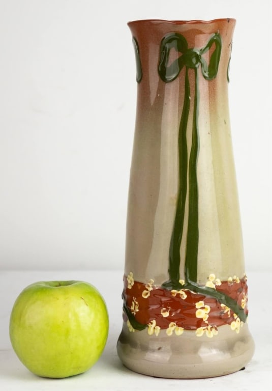 SARREGUEMINES FRENCH POTTERY VASE (1 of 7)