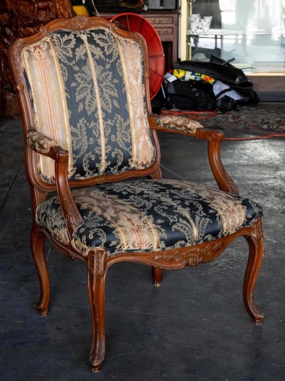 FRENCH WALNUT FAUTEUIL ARMCHAIR (1 of 5)