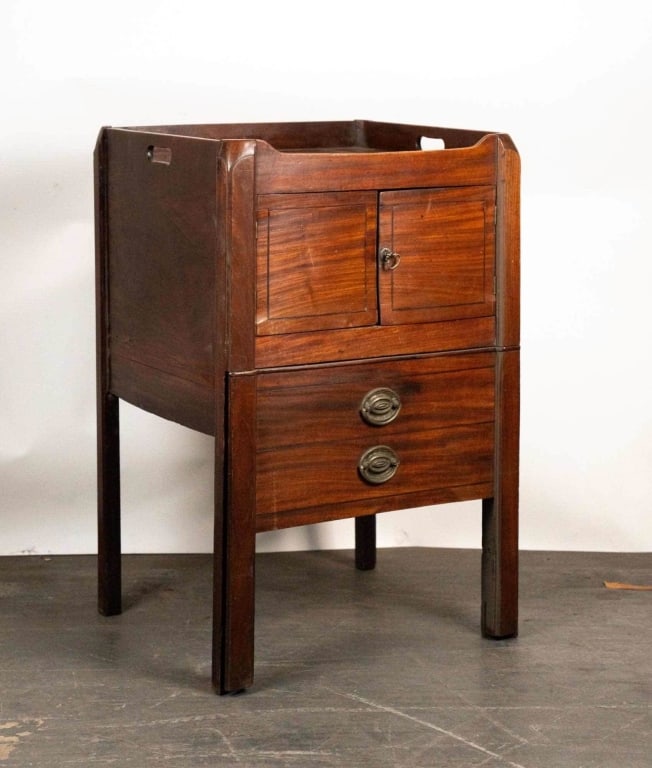ANTIQUE MAHOGANY COMMODE OR BEDSIDE TABLE (1 of 5)