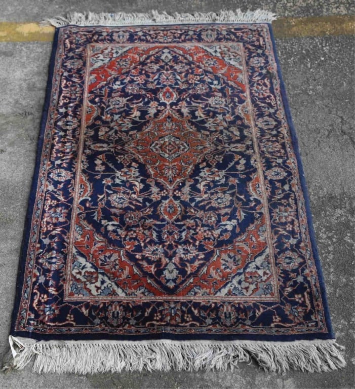 SAROUK HAND WOVEN ARE CARPET: Sarouk hand woven are carpet. Note: Each lot in this auction was stored in an active industrial warehouse. Accordingly, lots may exhibit dust and/or surface residue and may benefit from cleaning. Appr