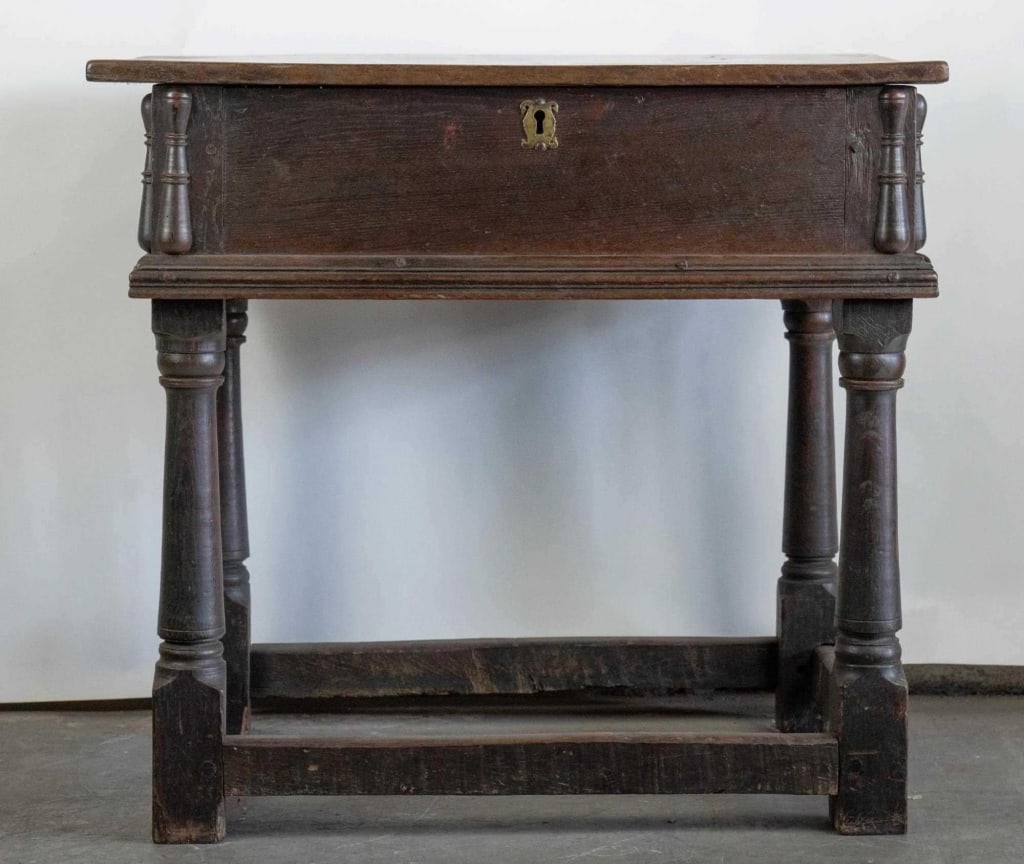 18TH C. ENGLISH OAK LIFT-TOP TABLE (1 of 8)