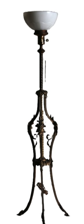 AMERICAN ANTIQUE CLAW FOOT OIL FLOOR LAMP (1 of 4)