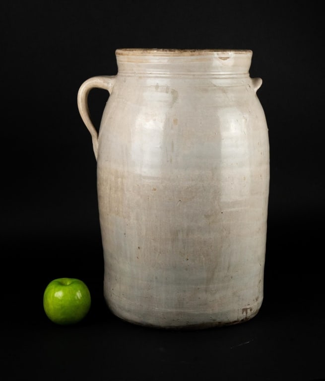 SOUTHERN ANTIQUE STONEWARE CHURN (1 of 5)