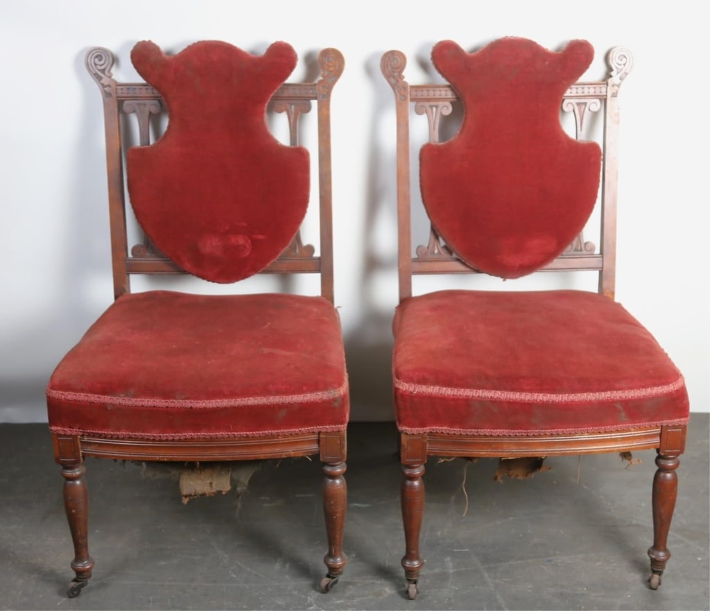 AMERICAN VICTORIAN ANTIQUE MAHOGANY SIDECHAIRS: Pair of Victorian antique Mahogany chairs. Note: Each lot in this auction was stored in an active industrial warehouse. Accordingly, lots may exhibit dust and/or surface residue and may benefit from c