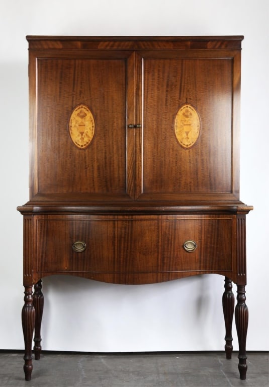 JOHNSON & SON AMERICAN MAHOGANY INLAID BUFFET (1 of 3)