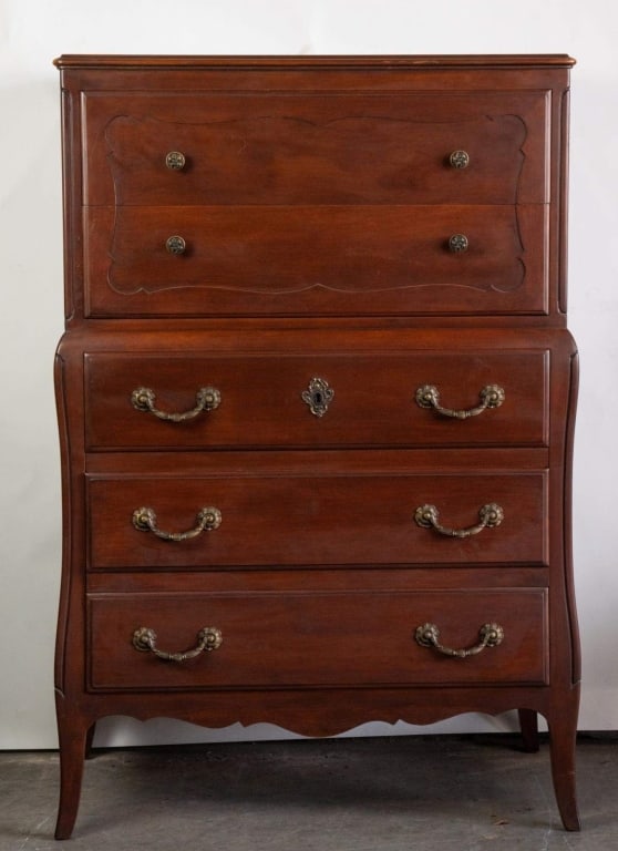 AMERICAN VINTAGE MAHOGANY TALL CHEST: American vintage Mahogany tall chest. Note: Each lot in this auction was stored in an active industrial warehouse. Accordingly, lots may exhibit dust and/or surface residue and may benefit from cleani