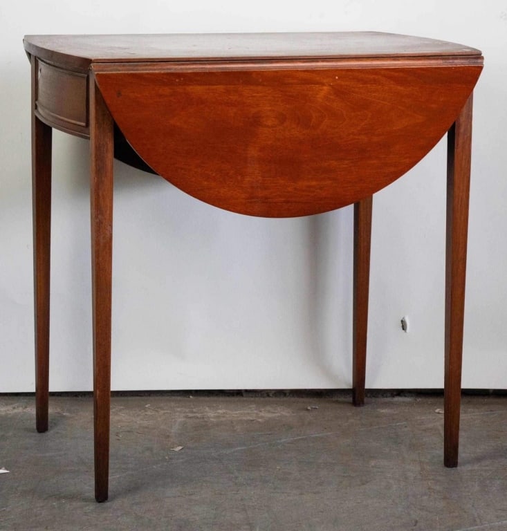 AMERICAN MAHOGANY PEMBROKE DROP-LEAF TABLE (1 of 5)