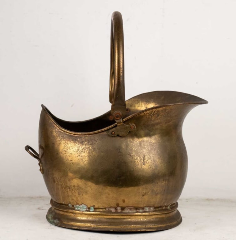 ANTIQUE BRASS COAL SCUTTLE (1 of 6)