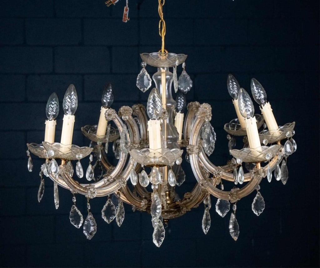 VENETIAN STYLE 8-LIGHT CHANDELIER (1 of 3)