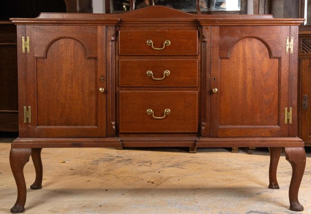 ENGLISH QUEEN ANNE STYLE WALNUT SIDBOARD: English Queen Anne style walnut sideboard. Approximate dimensions: h. 40.5", w. 56", d. 22" Disclaimer: This is an online court ordered bankruptcy sale. Participating bidders must have a credit card o
