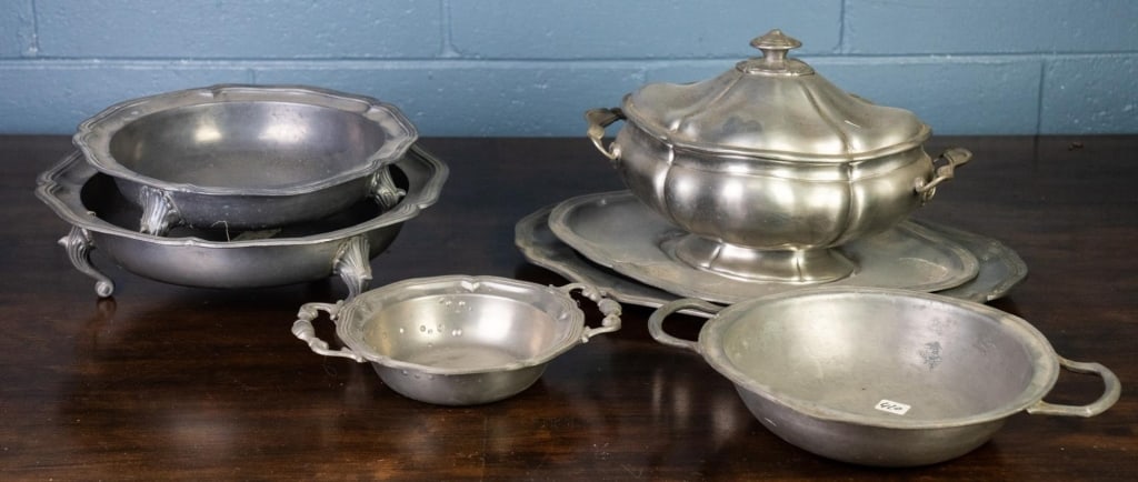 7 PEWTER TABLE ARTICLES (1 of 6)