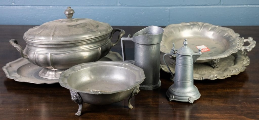 7 PEWTER TABLE ARTICLES (1 of 6)
