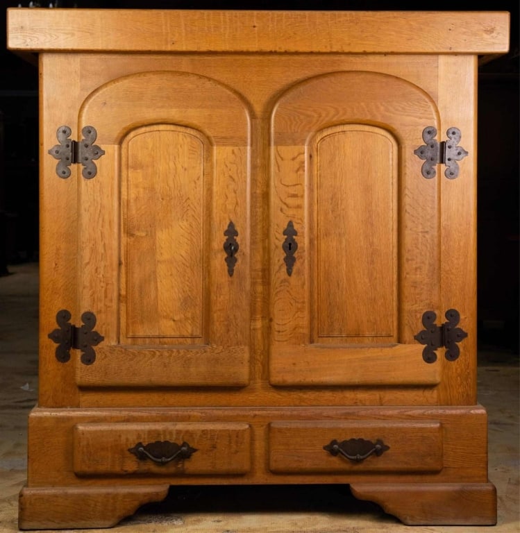 MISSION STYLE OAK HIGHBOARD: Mission style oak highboard with forged hinges. Approximate dimensions: h. 57.75", w. 56", d. 22.5" Disclaimer: This is an online court ordered bankruptcy sale. Participating bidders must have a credi