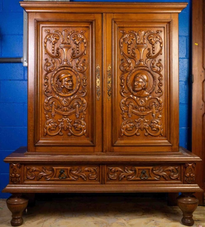 FRENCH RENAISSANCE REVIVAL CARVED OAK CABINET (1 of 4)