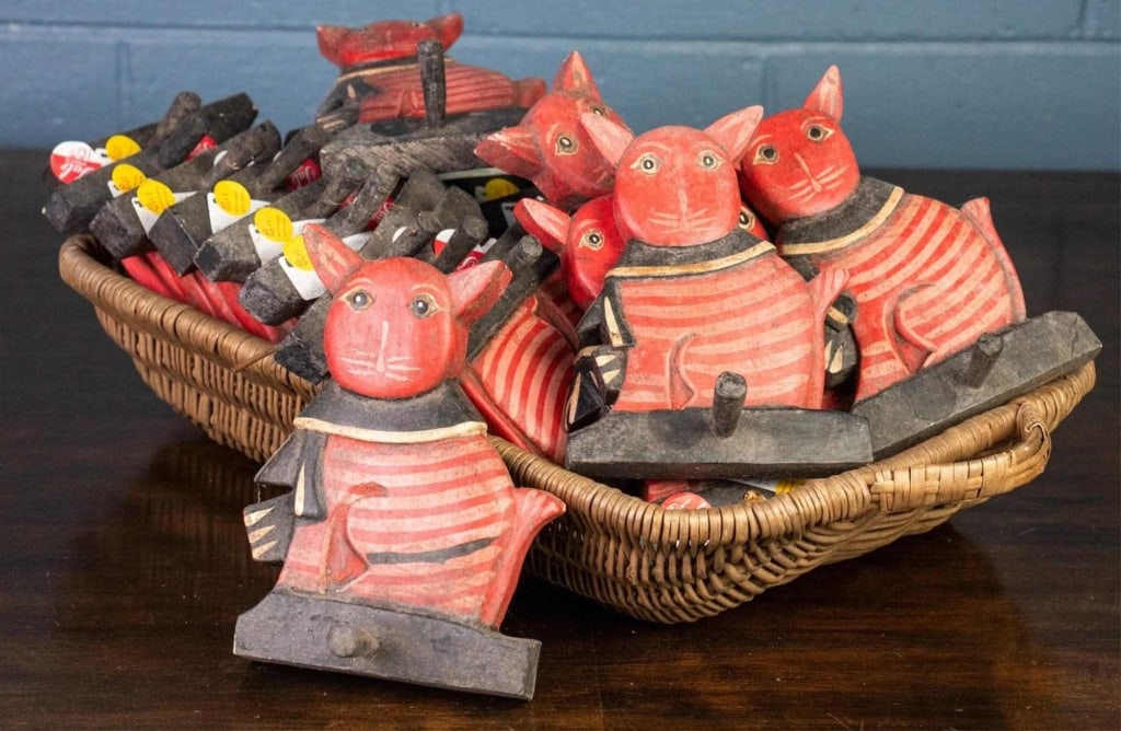 23 HAND-PAINTED CAT HANGERS W/BASKET (1 of 3)