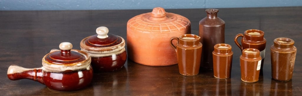 GROUP OF 9 POTTERY AND CROCK ARITCLES: Group of 9 pottery and crock articles. Approximate dimensions: Disclaimer: This is an online court ordered bankruptcy sale. Participating bidders must have a credit card on file with Live Auctioneers.