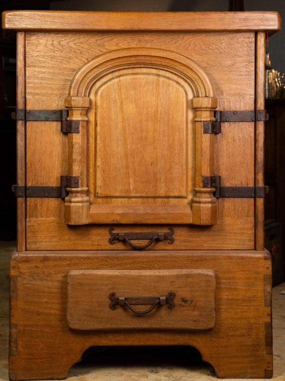 MISSION STYLE OAK HIGHBOARD: Mission style oak highboard with hand-forged wrought iron hinge plates. Approximate dimensions: h. 52", w. 40", d. 22" Disclaimer: This is an online court ordered bankruptcy sale. Participating bidder