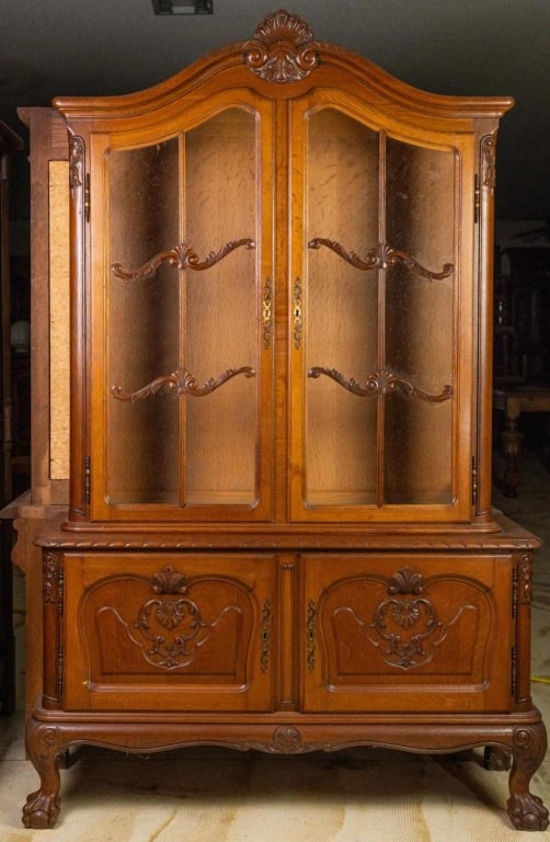 FRENCH CHIPPENDALE STYLE CARVED OAK VITRINE CABINE (1 of 4)