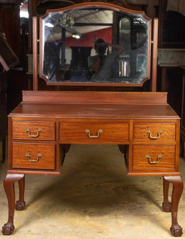 ENGLISH MAHOGANY MIRRORED VANITY (1 of 4)