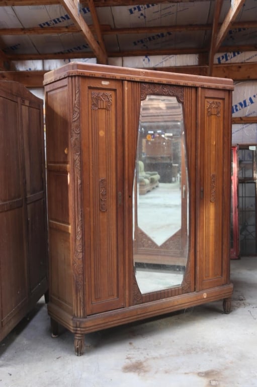 FRENCH ART NOUVEAU OAK MIRRORED ARMOIRE (1 of 6)