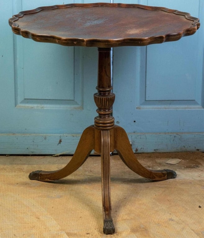 ENGLISH QUEEN ANNE STYLE MAHOGANY TEA TABLE (1 of 3)