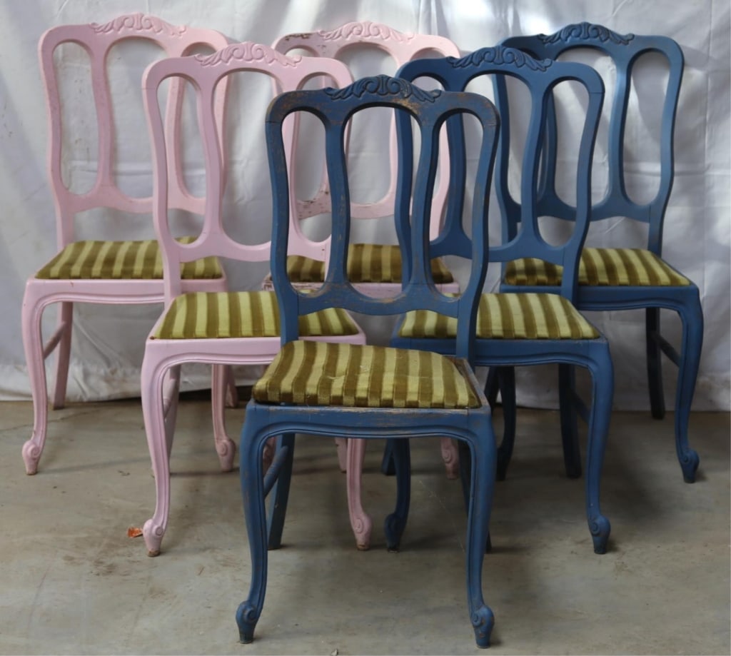 SET OF 6 SHABBY CHIC DINING CHAIRS: Set of six Shabby Chic dining chairs with a carved crest and carved legs. Approximate dimensions: h. 37.75", w. 18", d. 19" Disclaimer: This is an online court ordered bankruptcy sale. Participating b