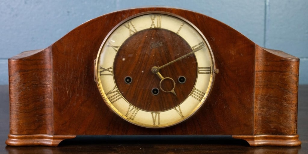 GERMAN JUBA SCHATZ MANTEL CLOCK (1 of 3)